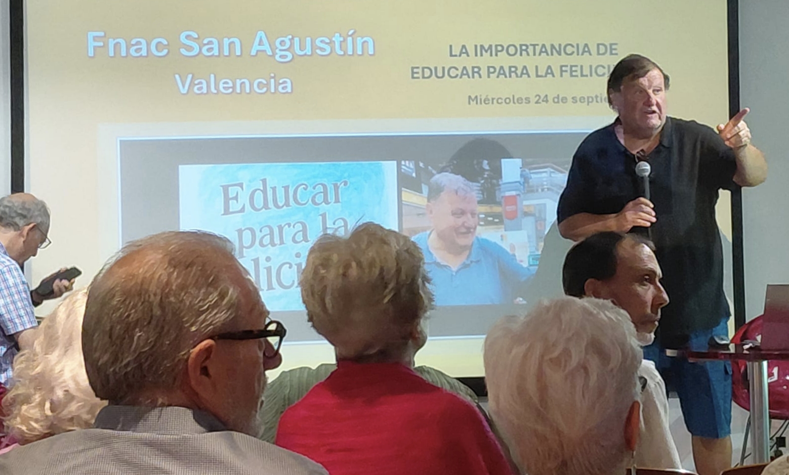 CHARLA EN FNAC